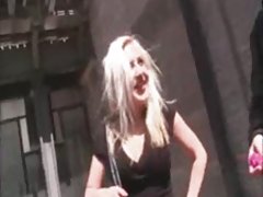 Name video - Blondine in blauen s ...