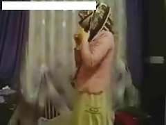 Name video - Tätowierte brünette  ...