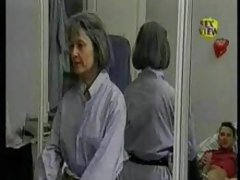 Name video - Die junge frau versu ...